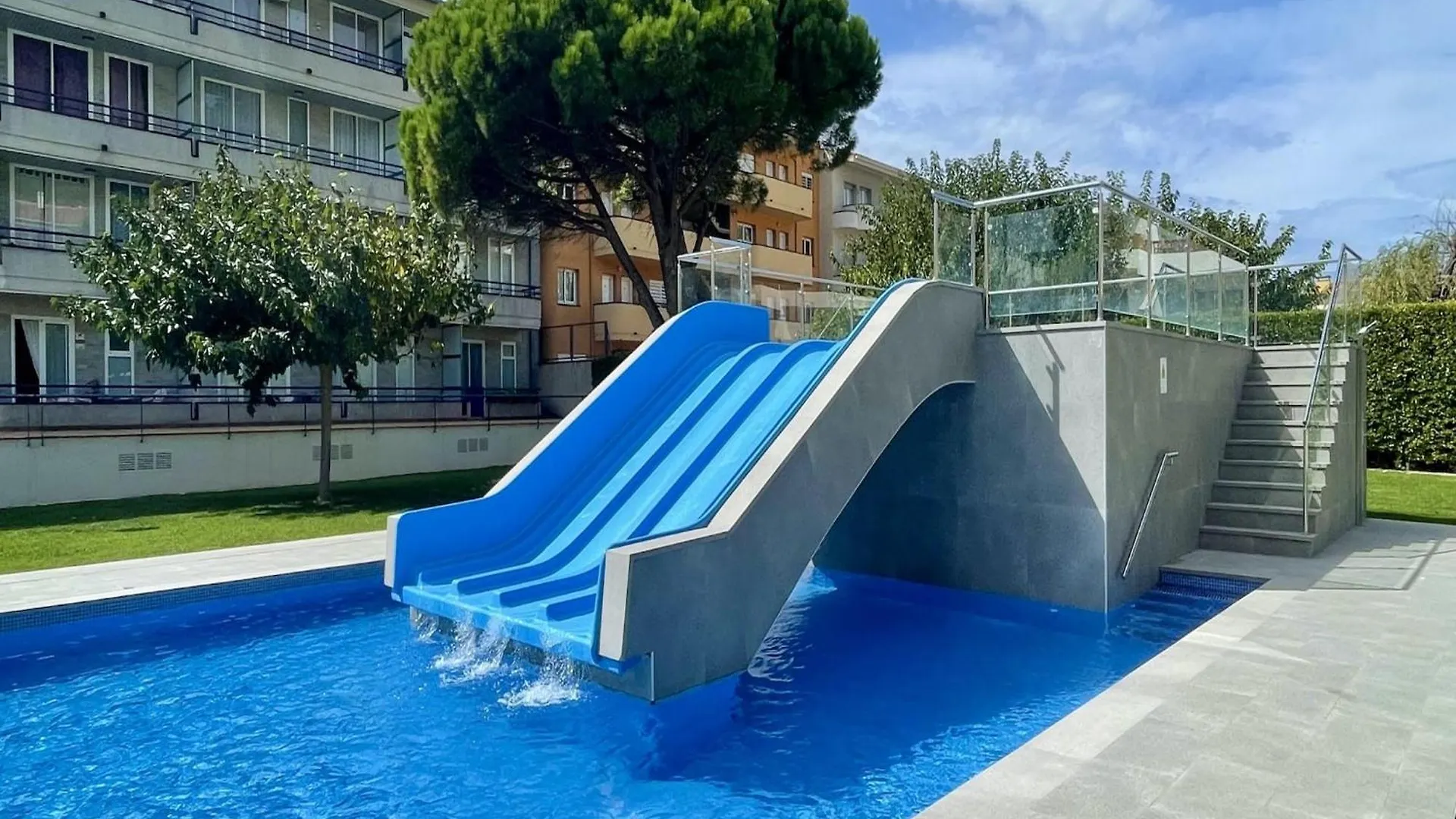 The Apartment In Estartit contacts
